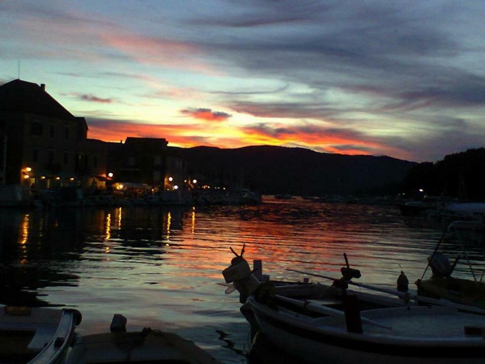 Guest House San Nikola Stari Grad  Exterior photo